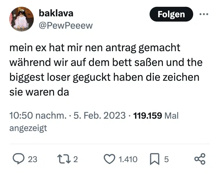 "Also, Sie wollten ihrer Freundin einen Antrag machen und den Ring bei einem leidenschaftlichen Zungenkuss über ihre Zungenspitze stülpen? Und dabei haben Sie den Ring verschluckt?"

"Ja."