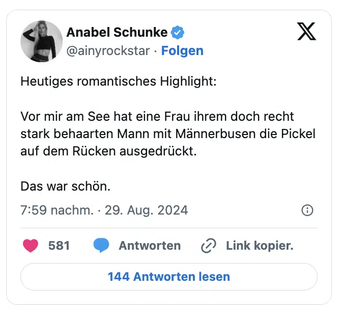 Heutiges romantisches Highlight: 

Vor mir am See hat eine Frau ihrem doch recht stark behaarten Mann mit Männerbusen die Pickel auf dem Rücken ausgedrückt. 

Das war schön.