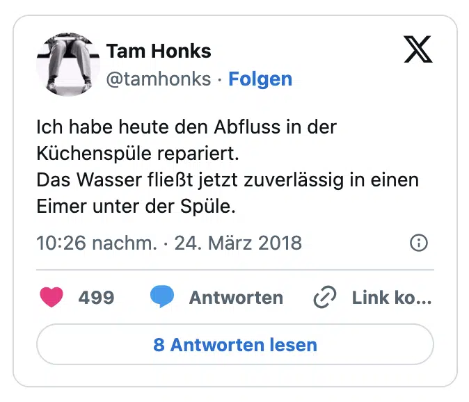 Ich habe heute den Abfluss in der Küchenspüle repariert.
Das Wasser fließt jetzt zuverlässig in einen Eimer unter der Spüle.