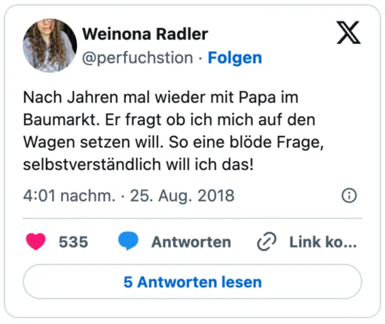 Nach Jahren mal wieder mit Papa im Baumarkt. Er fragt ob ich mich auf den Wagen setzen will. So eine blöde Frage, selbstverständlich will ich das!