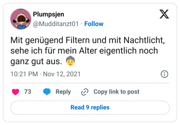 Wenn das Kind morgens um 4 vor dir steht und weint, weil es ‚sein Licht nicht finden kann‘, dann ist es entweder
- sehr philosophisch
- ein trauriges Glühwürmchen
- ein seltsames Fantasy Quest
Oder
- auf der Suche nach dem Nachtlicht
Mein Hirn war um die Uhrzeit nicht sicher.