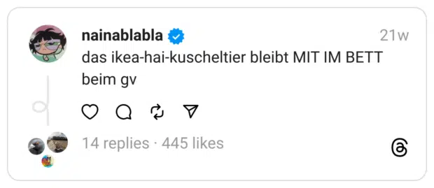das ikea-hai-kuscheltier bleibt MIT IM BETT beim gv
