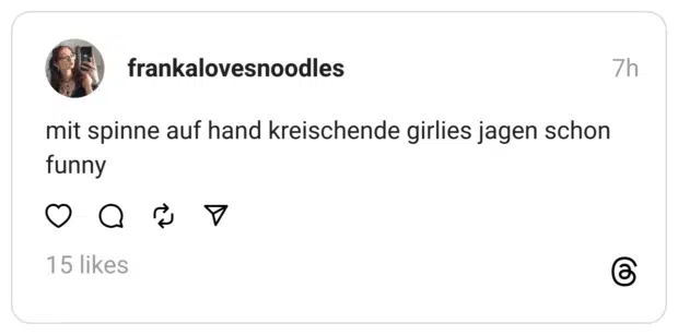 mit spinne auf hand kreischende girlies jagen schon funny