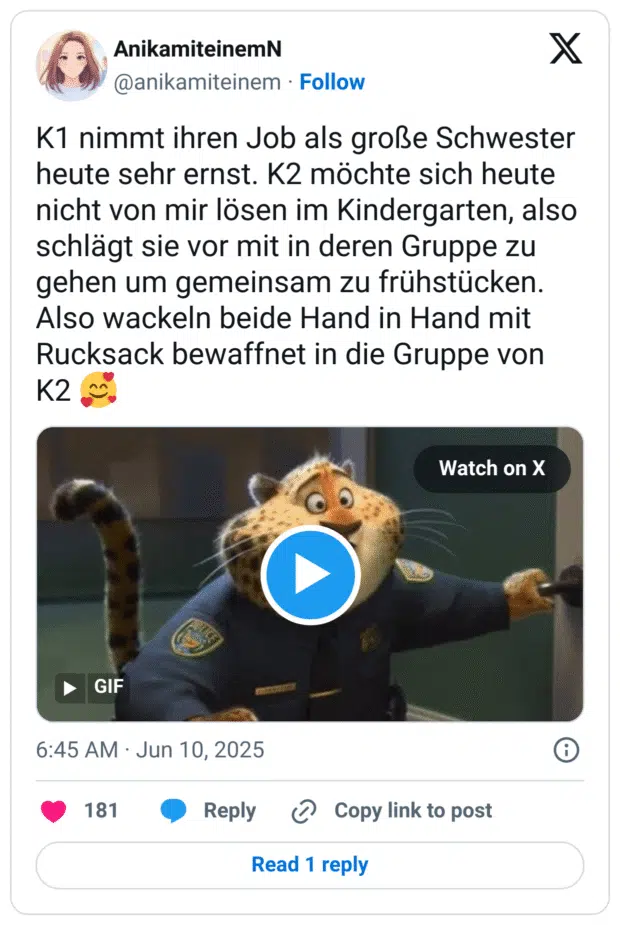 K1 nimmt ihren Job als große Schwester heute sehr ernst. K2 möchte sich heute nicht von mir lösen im Kindergarten, also schlägt sie vor mit in deren Gruppe zu gehen um gemeinsam zu frühstücken. Also wackeln beide Hand in Hand mit Rucksack bewaffnet in die Gruppe von K2 :lächelndes_gesicht_mit_3_herzen: