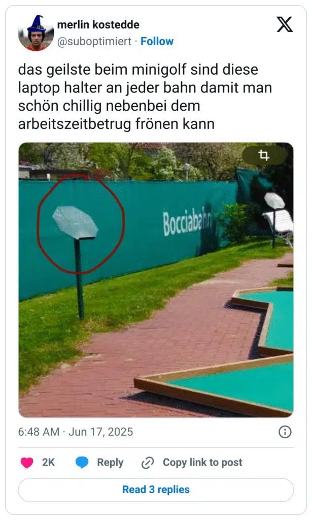 das geilste beim minigolf sind diese laptop halter an jeder bahn damit man schön chillig nebenbei dem arbeitszeitbetrug frönen kann
