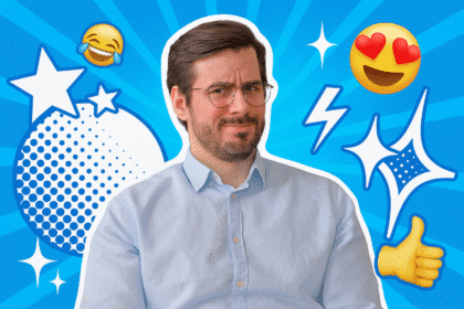 Ein Mann mit skeptischem Gesichtsausdruck sitzt vor einem comicartigen Hintergrund in kräftigem Blau mit weißem radialen Verlauf. Um ihn herum fliegen Pop-Art-Sterne, Blitze, Glanz-Elemente sowie 3D-Emojis wie 😂, 😍 und ein Daumen hoch – als hätte das Internet persönlich auf einen einzigen verwirrten Blick reagiert.