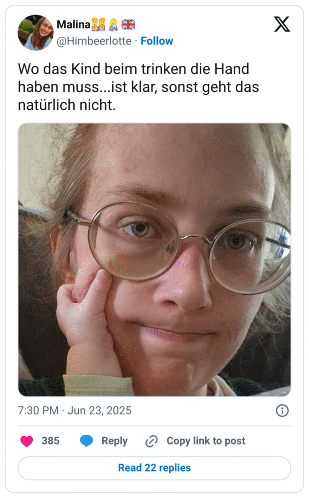 Wo das Kind beim trinken die Hand haben muss...ist klar, sonst geht das natürlich nicht.