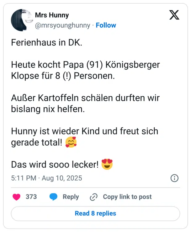 Ferienhaus in DK. Heute kocht Papa (91) Königsberger Klopse für 8 (!) Personen. Außer Kartoffeln schälen durften wir bislang nix helfen. Hunny ist wieder Kind und freut sich gerade total! Das wird sooo lecker!