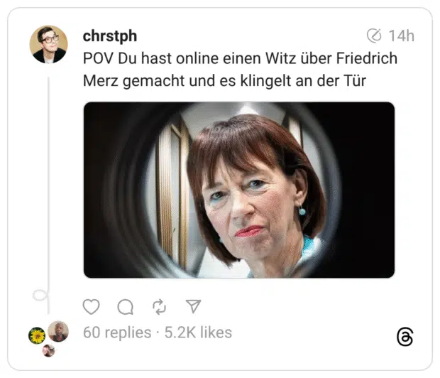 POV Du hast online einen Witz über Friedrich Merz gemacht und es klingelt an der Tür Bid von Charlotte Merz an einem Türspion