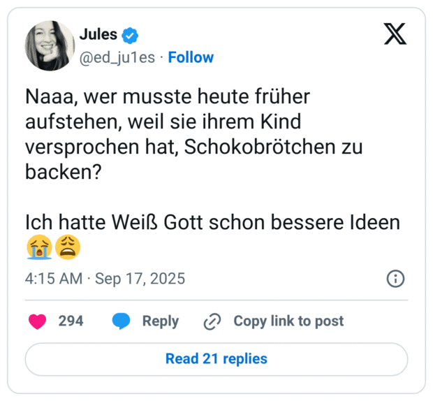 Naaa, wer musste heute früher aufstehen, weil sie ihrem Kind versprochen hat, Schokobrötchen zu backen? Ich hatte Weiß Gott schon bessere Ideen