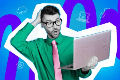 Pop-Art-Illustration eines Mannes, der als ITler einen schockierten Ausdruck zeigt, während er auf seinen Laptop blickt. Umgeben von Icons wie Cloud, Laptop, Maus und Zahnrad. Schwarz-Weiß-Gesicht und bunter Hintergrund. Ideal für Beiträge über IT-Probleme, Tech-Support, Bürohumor, Computer und die Retter in der Not.