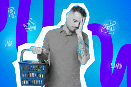 Pop-Art-Illustration eines Mannes, welcher frustriert schaut während er einen Einkaufskorb trägt. Schwarz-Weiß-Gesicht und bunter Einkaufskorb. Umgeben von Icons wie Kasse, Münzen, Einkaufskorb. Ideal für Beiträge über den Supermarkt als Gesellschaftsstudie