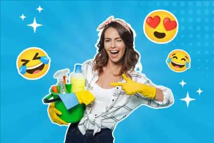 Eine Frau in Putzmontur zeigt glücklich auf ihren Putzeimer, umgeben von einem blauen Pop-Art Hintergrund.