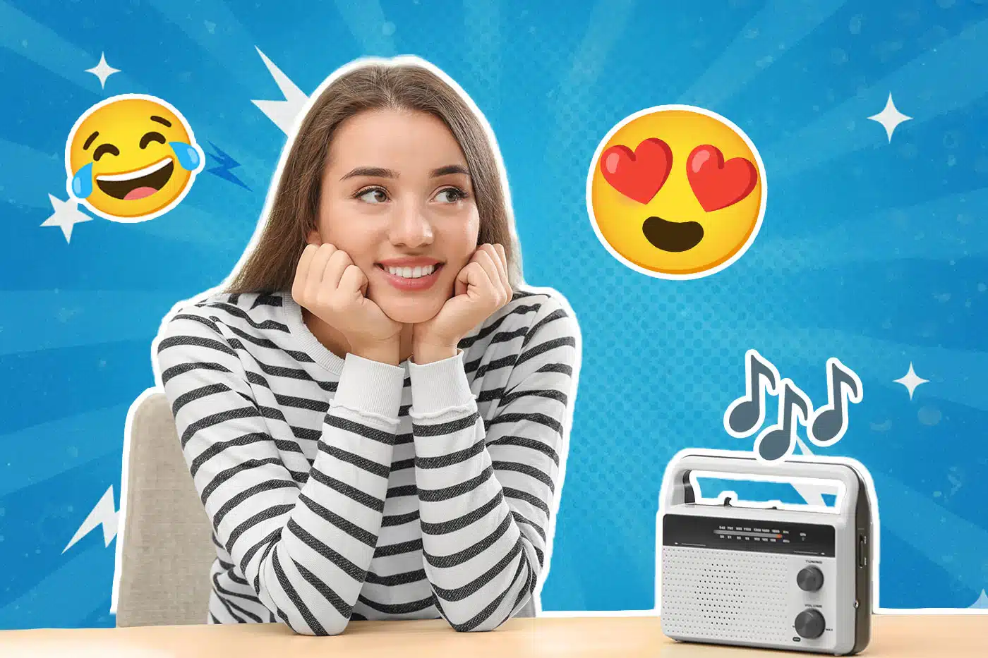 Eine junge Frau in einem gestreiften Pullover sitzt lächelnd am Tisch und schaut träumerisch zur Seite; vor ihr steht ein Radio, umgeben von Musiknoten- und Emoji-Symbolen auf blauem, grafischem Hintergrund.