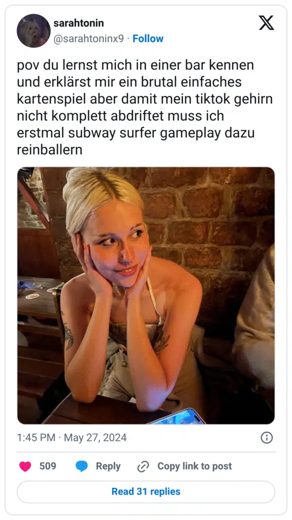 pov du lernst mich in einer bar kennen und erklärst mir ein brutal einfaches kartenspiel aber damit mein tiktok gehirn nicht komplett abdriftet muss ich erstmal subway surfer gameplay dazu reinballern