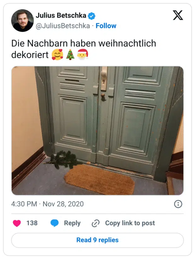 Die Nachbarn haben weihnachtlich dekoriert 🥰🎄🎅