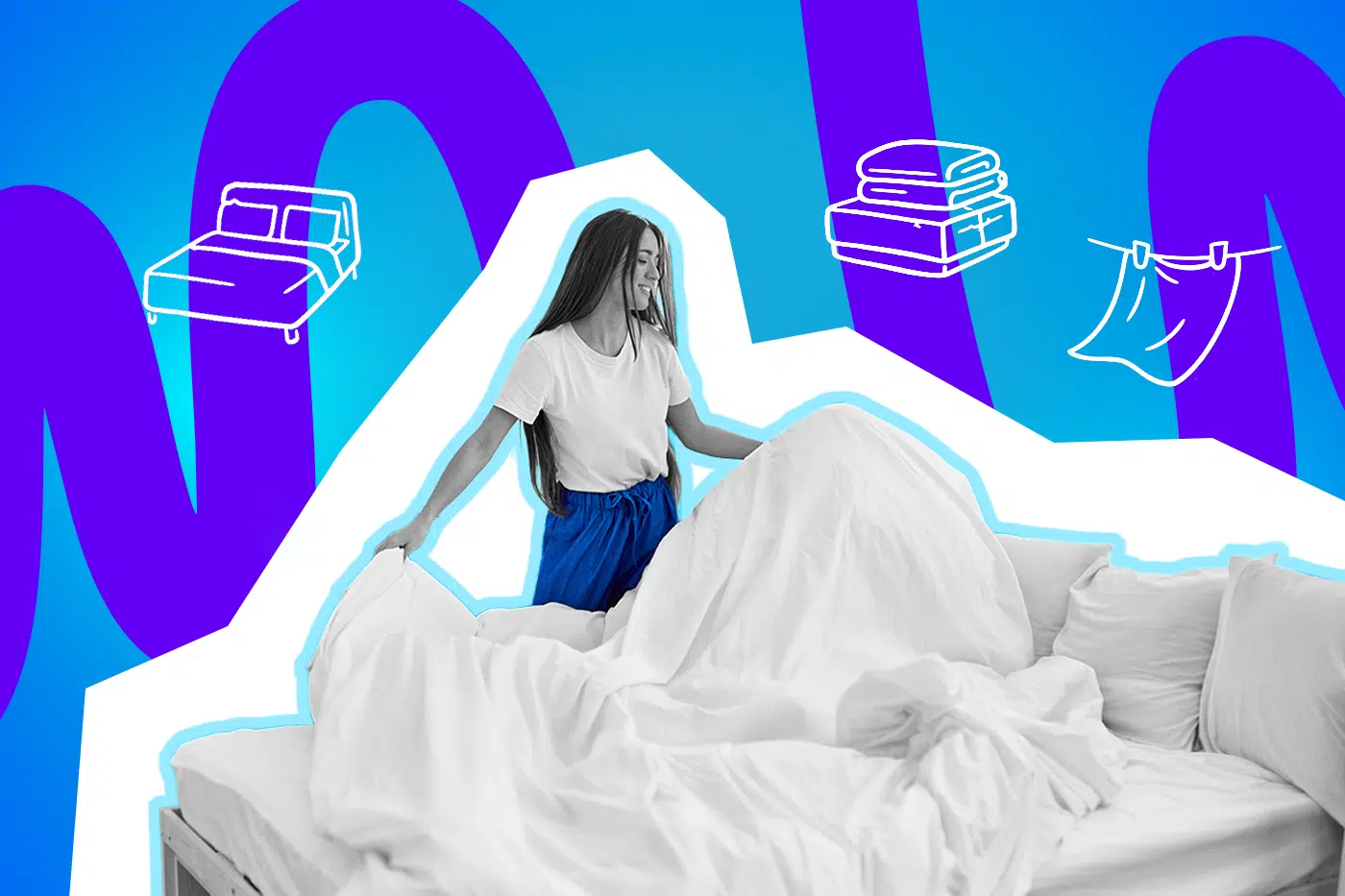 Eine Frau bezieht frisch ein Bett: Sie zieht lachend die weiße Bettwäsche glatt und richtet die Decke auf.