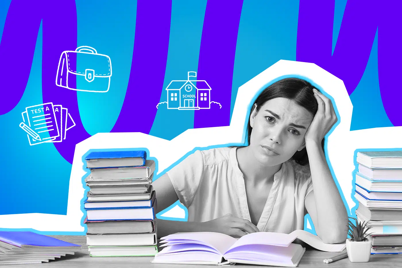 Eine erschöpfte Lehrerin sitzt mit dem Kopf in der Hand vor aufgeschlagenen Büchern und hohen Stapeln, umgeben von Symbolen für Schule, Tests und Arbeit.