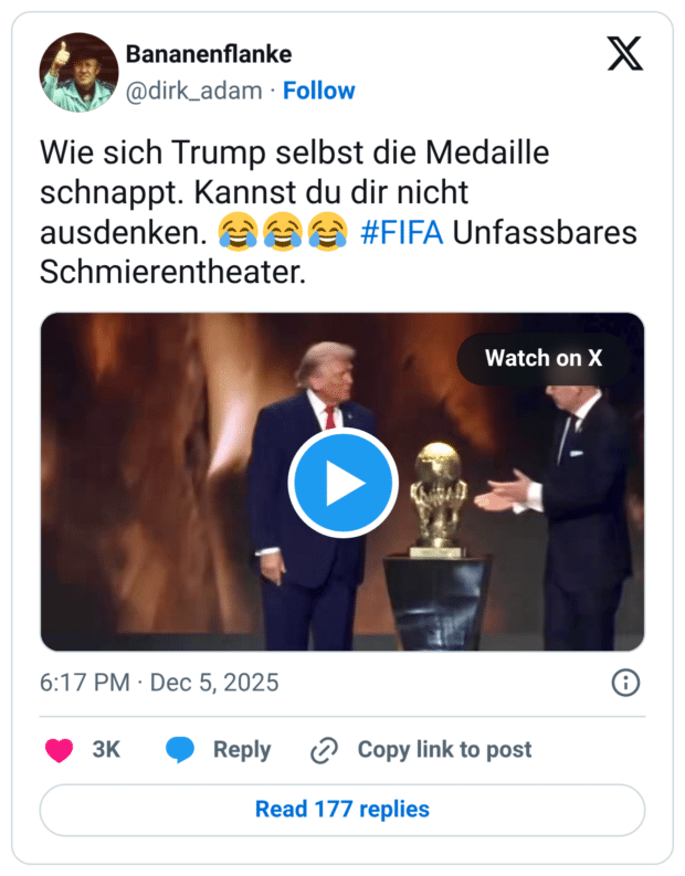 ie sich Trump selbst die Medaille schnappt. Kannst du dir nicht ausdenken. (ele e) #FIFA Unfassbares Schmierentheater.