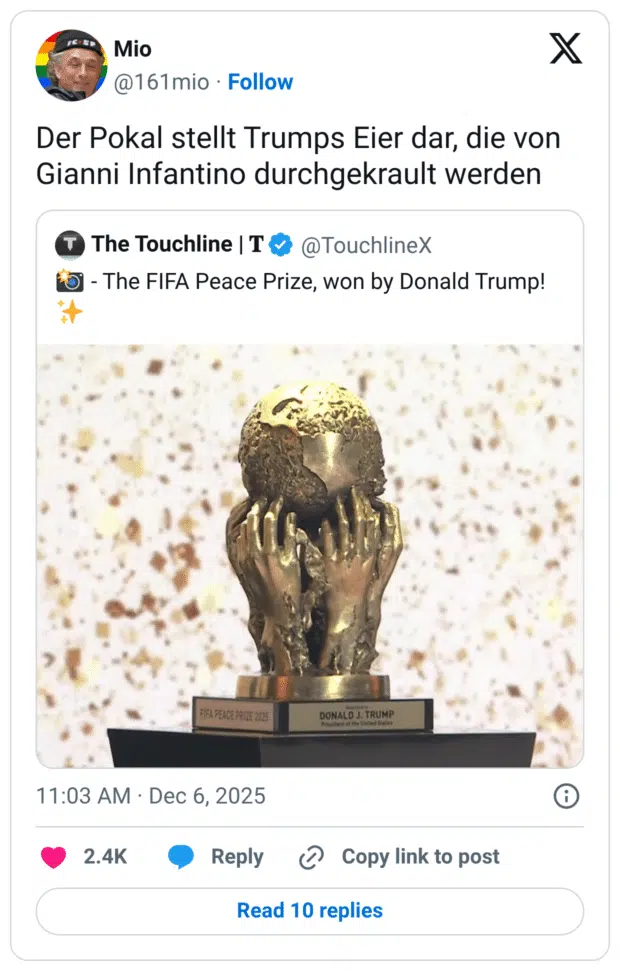 Der Pokal stellt Trumps Eier dar, die von Gianni Infantino durchgekrault werden T The Touchline | T C @TouchlineX O - The FIFA Peace Prize, won by Donald Trump!