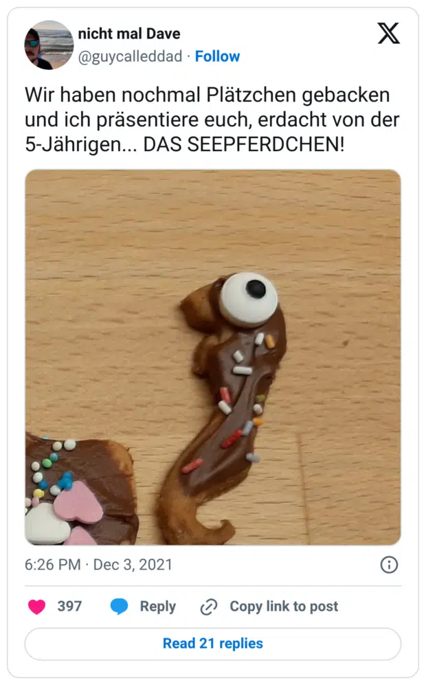 Wir haben nochmal Plätzchen gebacken und ich präsentiere euch, erdacht von der 5-Jährigen... DAS SEEPFERDCHEN!