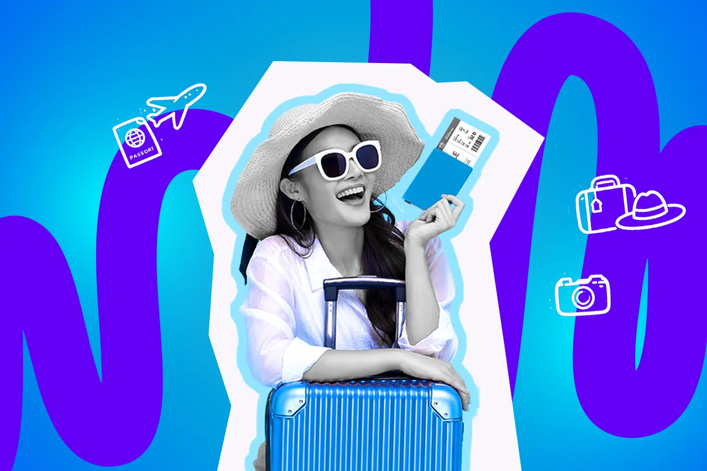 Eine Frau hält ihren Reisepass mit Flugticket nach oben und ist gerade dabei mit ihrem Koffer in den Urlaub zu fliegen.