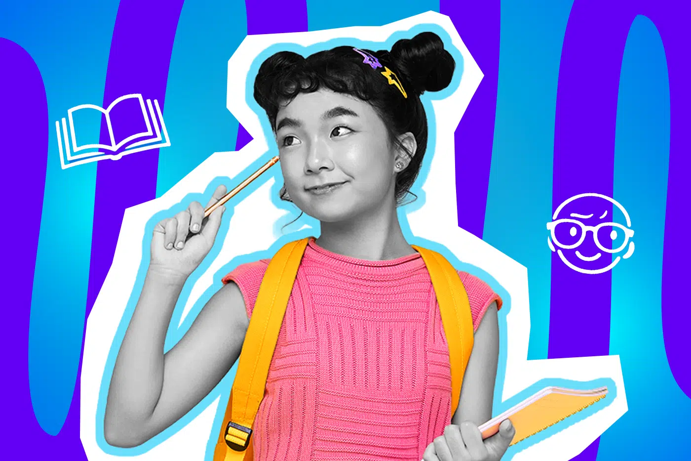 Humorvolle Collage zum Thema Schulalltag: Ein nachdenklich blickendes Schulmädchen in Schwarz-Weiß tippt sich mit einem Stift clever an die Schläfe. Sie trägt ein leuchtend pinkes Oberteil, einen gelben Rucksack und hält ein gelbes Notizheft in der Hand. Weiße Icons eines aufgeschlagenen Buches und eines lächelnden Lehrergesichts mit Brille schweben vor dem blau-violetten Wellen-Hintergrund und visualisieren augenzwinkernd das Thema Schule, Lernen und heimliche Streiche.