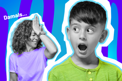 Humorvolle Collage zum Thema Schulweg: Eine lachende Frau in Schwarz-Weiß fasst sich kopfschüttelnd an die Stirn (Facepalm). Sie trägt ein lilafarbenes T-Shirt, über ihr steht das weiße Wort „Damals...“. Daneben blickt ein Junge in einem leuchtend grünen Shirt mit weit aufgerissenem Mund völlig ungläubig zur Seite. Das Pop-Art-Motiv vor einem blau-violetten Wellen-Hintergrund visualisiert humorvoll die oft absurden Geschichten von Eltern über ihren früheren Schulweg und die fassungslose Reaktion der Kinder.