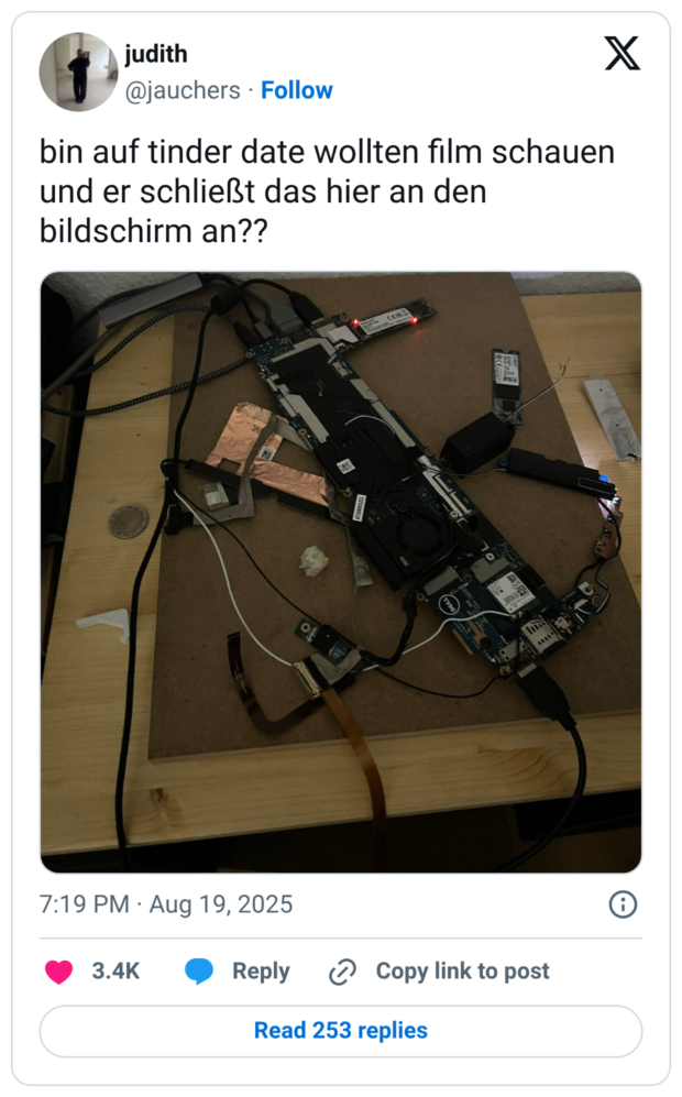 bin auf tinder date wollten film schauen und er schließt das hier an den bildschirm an??