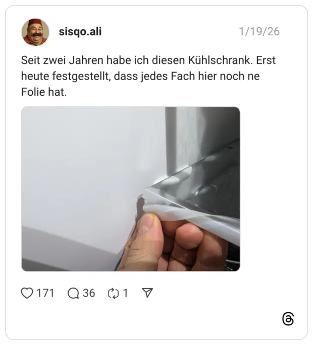 Seit zwei Jahren habe ich diesen Kühlschrank. Erst heute festgestellt, dass jedes Fach hier noch ne Folie hat.