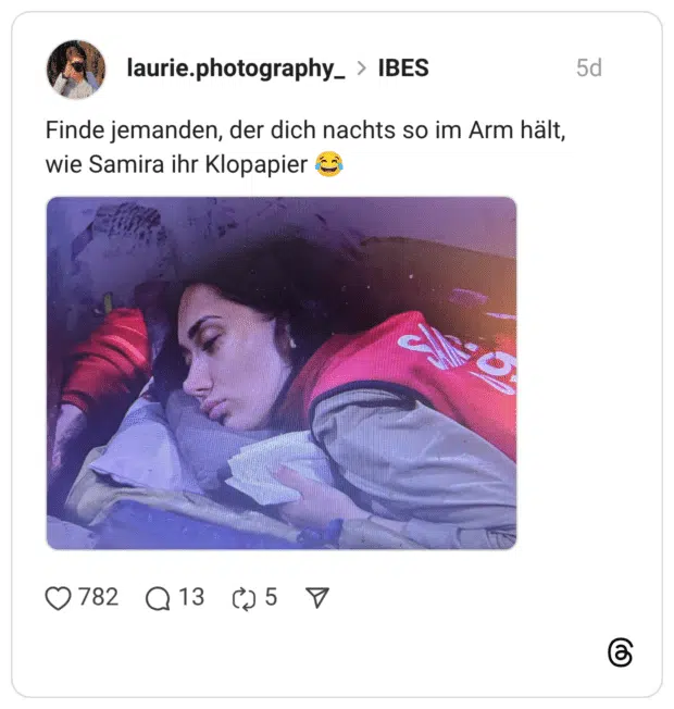 Finde jemanden, der dich nachts so im Arm hält, wie Samira ihr Klopapier 😂