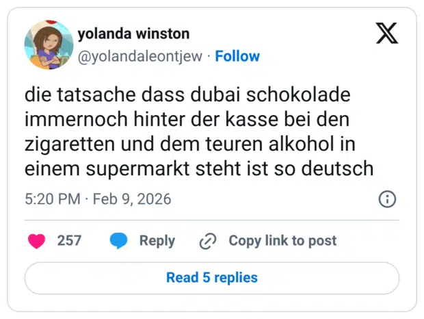 die tatsache dass dubai schokolade immernoch hinter der kasse bei den zigaretten und dem teuren alkohol in einem supermarkt steht ist so deutsch