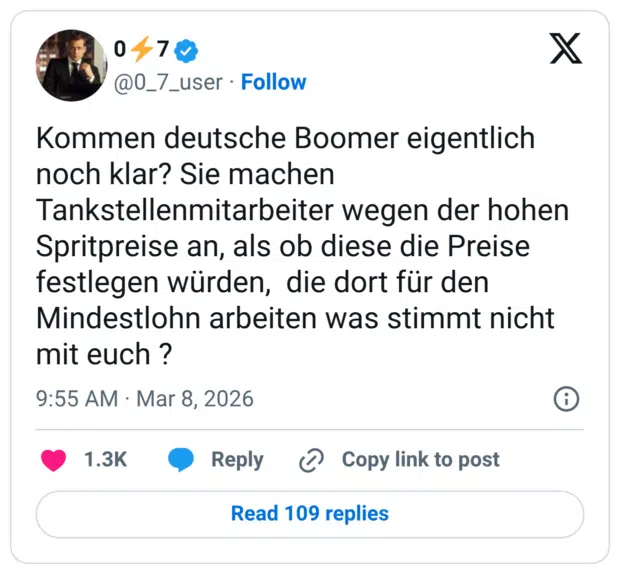 Kommen deutsche Boomer eigentlich noch klar? Sie machen Tankstellenmitarbeiter wegen der hohen Spritpreise an, als ob diese die Preise festlegen würden, die dort für den Mindestlohn arbeiten was stimmt nicht mit euch ?
