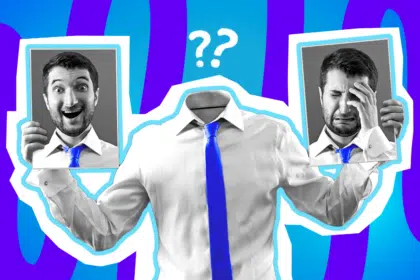 Ausdrucksstarke Collage zum Thema Identitätskrise: Ein kopfloser Mann in einem weißen Hemd mit leuchtend blauer Krawatte steht vor einem blau-violetten Wellen-Hintergrund. Anstelle seines Kopfes schweben weiße Fragezeichen. In seinen Händen hält er zwei Schwarz-Weiß-Porträts wie Masken vor sich: auf dem linken Bild lacht er übertrieben, auf dem rechten weint er verzweifelt. Das Pop-Art-Motiv visualisiert die Suche nach dem eigenen Ich und das Gefühl, keine echte Persönlichkeit zu besitzen.