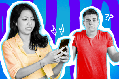 Humorvolle Collage zum Thema Dating-Fails und unangenehme Chat-Nachrichten: Auf der linken Seite starrt eine Frau in Schwarz-Weiß mit extrem angewidertem und irritiertem Gesichtsausdruck auf ihr Smartphone. Sie trägt ein leuchtend gelbes Oberteil. Auf der rechten Seite steht ein ahnungslos dreinblickender Mann in Schwarz-Weiß, der in einem knallroten T-Shirt völlig ratlos die Schultern hochzieht. Weiße Blitz- und Fragezeichen-Icons sowie das Pop-Art-Motiv vor einem markanten blau-violetten Wellen-Hintergrund visualisieren pointiert den absoluten Fremdscham-Moment, völlig deplatzierte Anmachsprüche und das klassische "Warum antwortet sie mir nicht?"-Phänomen beim Online-Dating.