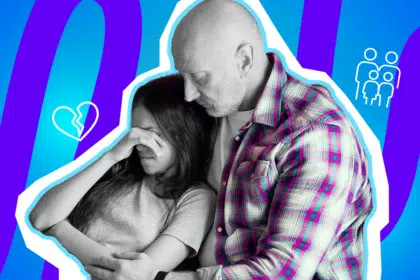 Emotionale Collage zum Thema Liebeskummer und familiärer Rückhalt: Ein fürsorglicher Vater in einem leuchtend pink-grün karierten Hemd hält seine weinende Tochter schützend und tröstend im Arm. Die junge Frau ist in Schwarz-Weiß gehalten, lehnt sich an ihn und verbirgt völlig verzweifelt ihr Gesicht hinter einer Hand. Weiße Icons eines gebrochenen Herzens und einer Familie sowie das Pop-Art-Motiv vor einem markanten blau-violetten Wellen-Hintergrund visualisieren pointiert den tiefen Schmerz einer ungesunden Beziehung, die emotionale Erschöpfung und den unfassbar wichtigen, bedingungslosen Beistand durch die eigenen Eltern.