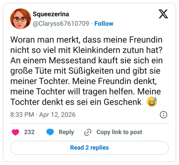 Woran man merkt, dass meine Freundin nicht so viel mit Kleinkindern zutun hat? An einem Messestand kauft sie sich ein große Tüte mit Süßigkeiten und gibt sie meiner Tochter. Meine Freundin denkt, meine Tochter will tragen helfen. Meine Tochter denkt es sei ein Geschenk