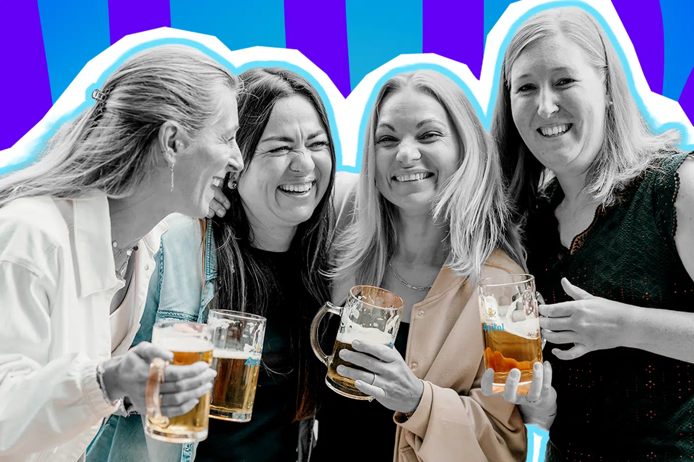 Humorvolle Collage zum Thema Sommerzeit, Freundschaft und Biergarten-Idylle: Im Zentrum stehen vier Frauen in Schwarz-Weiß dicht beieinander, die fröhlich und ausgelassen zusammen lachen. Sie halten jeweils einen großen, gläsernen Bierkrug in den Händen, wobei das goldgelbe Bier farblich extrem stark hervortritt. Das Pop-Art-Motiv vor einem markanten blau-violetten Wellen-Hintergrund visualisiert pointiert die gesellige Sommerstimmung, das gemeinsame Anstoßen nach Feierabend und den klassischen Biergartenbesuch – der im perfekten Kontrast zu der oft chaotischen Realität mit Wespen und kuriosen Gesprächen vom Nachbartisch steht.