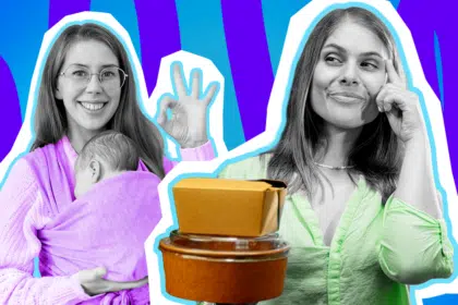 Humorvolle Collage zum Thema Wochenbett und Unterstützung durch Freunde: Auf der linken Seite lächelt eine Mutter in Schwarz-Weiß mit Brille fröhlich und zeigt mit der Hand das "Okay"-Zeichen. Sie trägt ihr Baby schützend in einem leuchtend fliederfarbenen Tragetuch, das farblich stark hervortritt. Auf der rechten Seite steht eine Freundin in Schwarz-Weiß, die sich in einem knallgrünen Hemd nachdenklich an die Schläfe tippt und einen großen Stapel brauner Take-away-Essensboxen bereithält. Das Pop-Art-Motiv vor einem markanten blau-violetten Wellen-Hintergrund visualisiert pointiert die oft chaotische Realität nach der Geburt, die absolute Rettung durch ungefragt geliefertes Essen und wie echte Hilfe für junge Eltern wirklich aussieht.