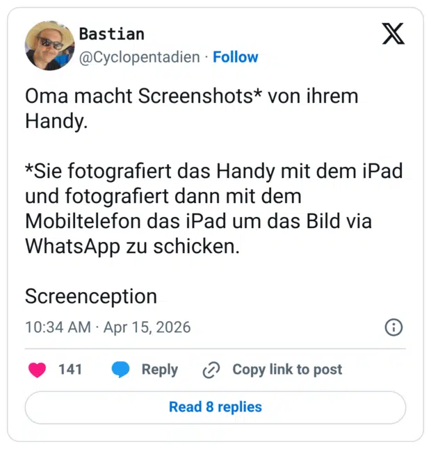 Oma macht Screenshots* von ihrem Handy. *Sie fotografiert das Handy mit dem iPad und fotografiert dann mit dem Mobiltelefon das iPad um das Bild via WhatsApp zu schicken. Screenception
